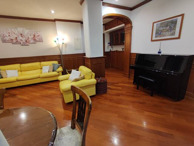 AmoR gallery image 5