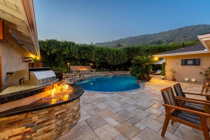 3BR Malibu Oasis – Heated Pool, Sauna & Game Room gallery image 2