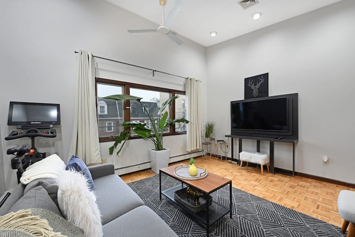 1 Stop To Nyc! Bright Large Private 2 Bedroom Apt - Hoboken, NJ