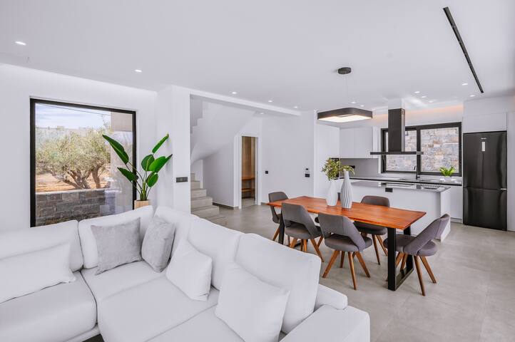 Villa Evi | 3BD Luxury Villa by Temma Villas gallery image 4