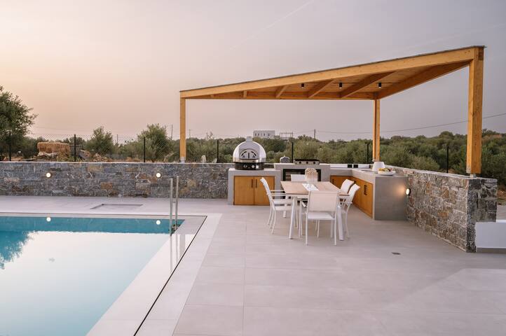 Villa Eugenia | 3BD Luxury Villa by Temma Villas gallery image 5