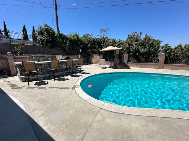 Cozy & Quiet Pool House/20-Min to Disneyland