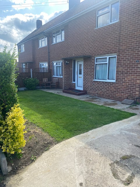 Entire House Nr to Silverstone