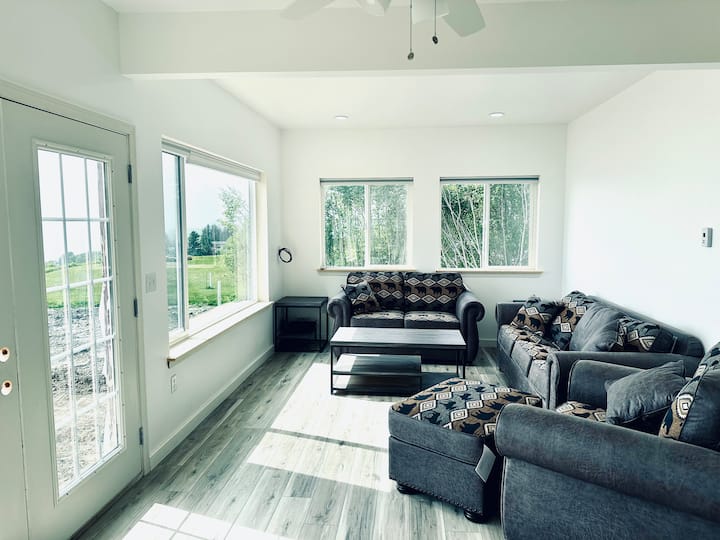Paradise Suites The Bear Den In Homer Alaska - Homer, AK