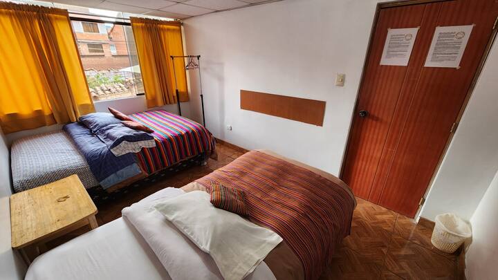 Chambre n° 3 avec salle de bain privée dans la chambre