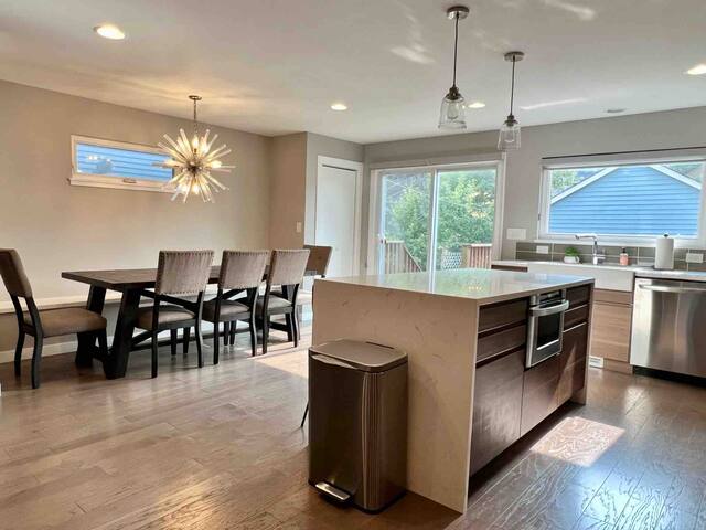 Modern Single-Family Home w/outdoor space + garage gallery image 4