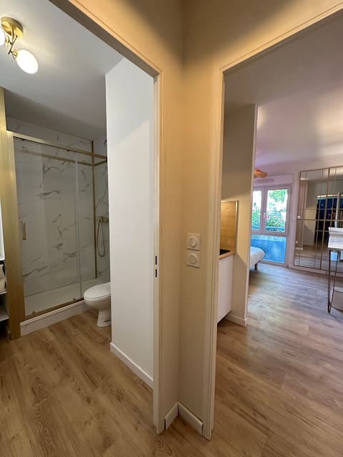 Top Airbnb: Studio MBS 2 - Cosy, Tram, Wifi, Parking, Equipé in Mosson