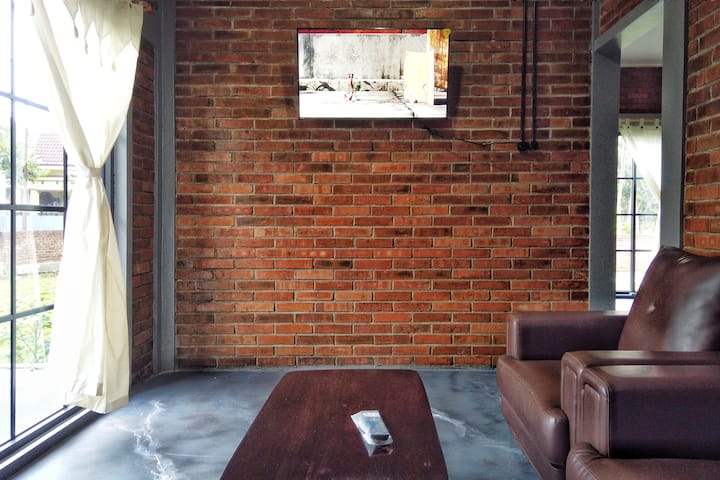 Rumah Bata Salatiga - Salatiga