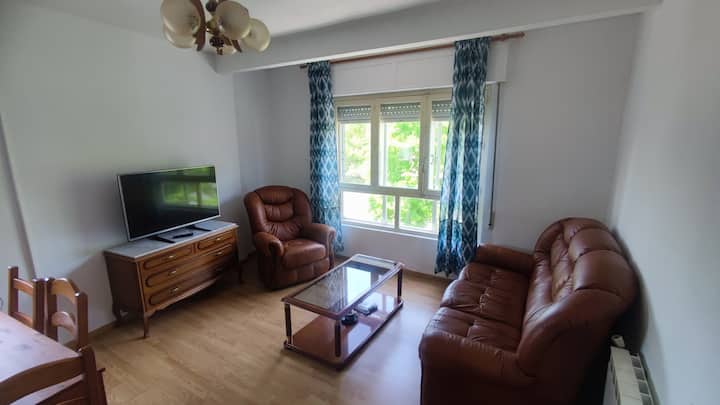 Apartamento A Escasos Metros De Las Piscinas (1) - Valencia de Don Juan