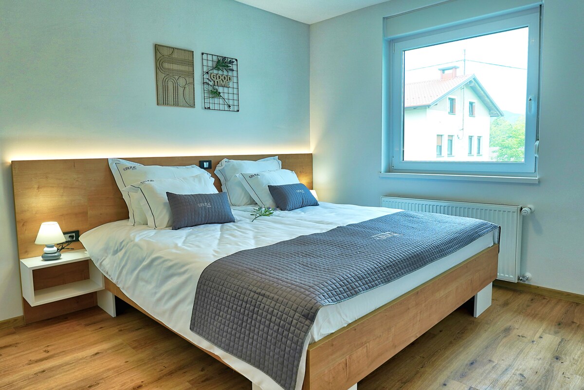 سرير مريح بحجم كينغ