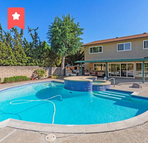 Spacious 4BR w/ Pool Jacuzzi & Home Office E#42117