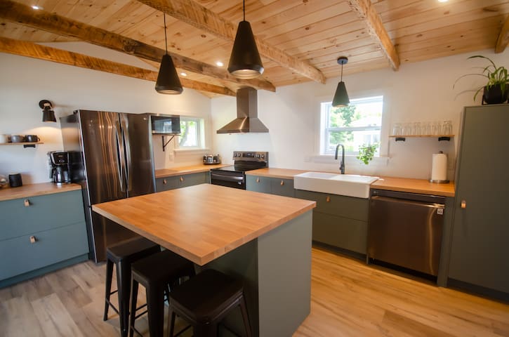 Off The Wharf Cottage gallery image 2