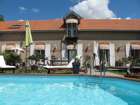 Farmhouse with pool in Sainte-Luce-sur-Loire