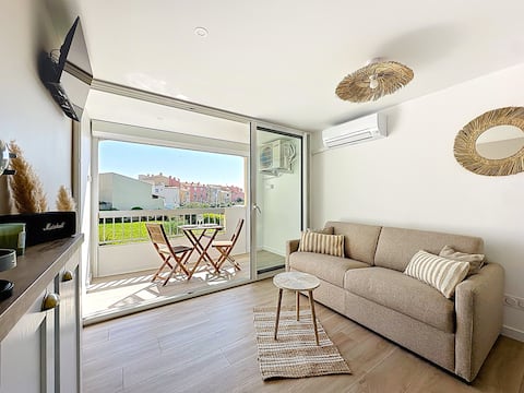 Annonce Airbnb populaire: Cozy studio with terrace Cap d'Agde à Agde