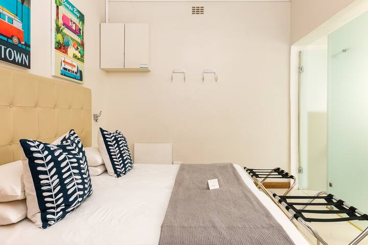 Generous Tidal Pool Apartment gallery image 5