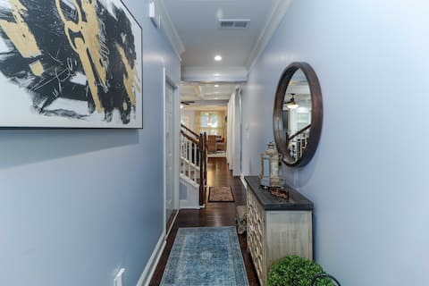 Successful Airbnb property: Luxe Atlanta Home w/ King Bed & yard, near Parks in Mountain Park