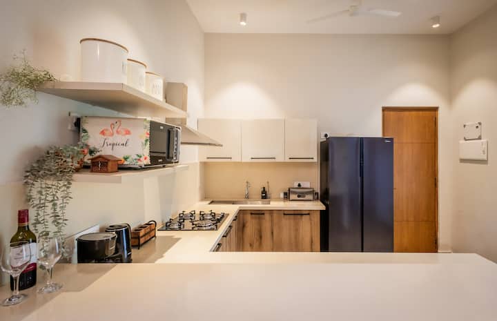 Full kitchen image 1