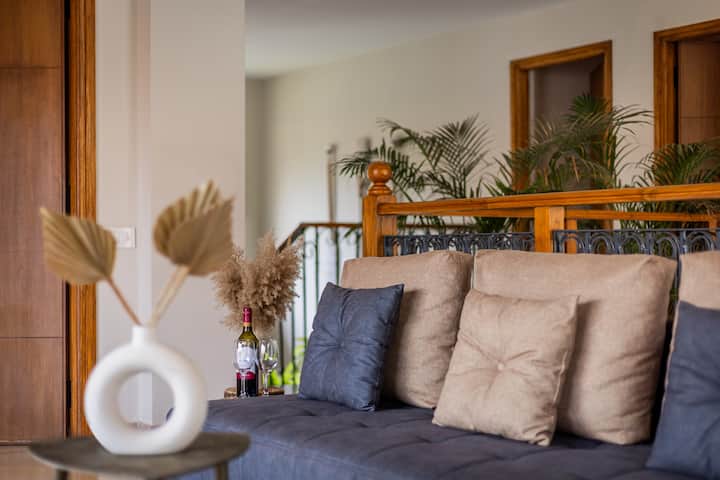 Living room image 8