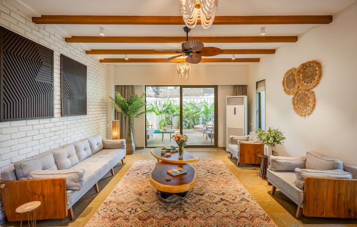 Living room image 2