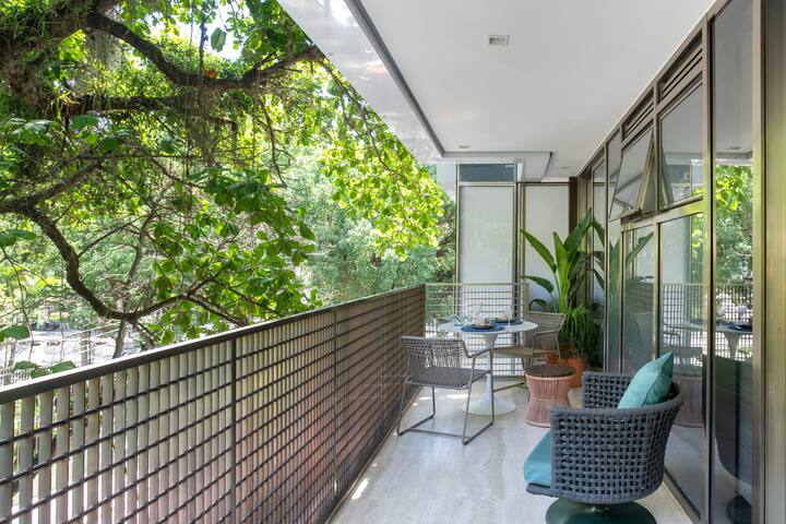 2BR, Artistic Hideway, Leblon Gem with Balcony gallery image 2