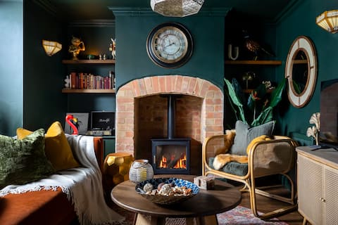 Popular Airbnb listing: Chipping Campden Shabby Chic on Famous High Street in Chipping Campden