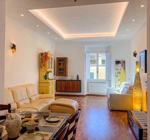 Prestigious 120sqm • 400m from Colosseum • Jubilee