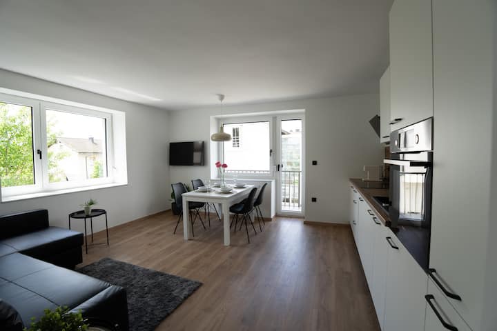 Apartma Z 2 Spalnicama, Balkonom - Ljubljana