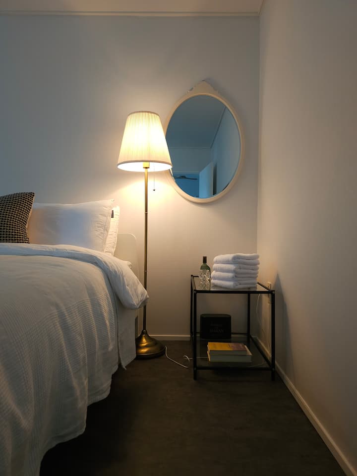 IKEA ASKVOLL Ascball bedframe, white, 150x200 cm/
Hotel pure cotton 60 count blank duvet cover, mattress cover, pillow cover/
Pure Microhwa Bar