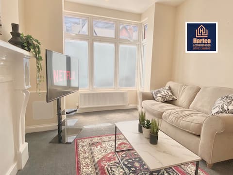 Successful Airbnb property: Long stay discount accommodation Birmingham in Yardley & Acocks Green