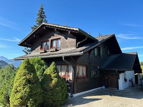 Chalet Bärgrösli (Gstaad Saanenland)