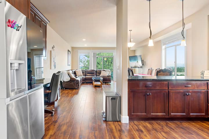 Lovely Condo Near Downtown In The Couve’ - Portland, OR