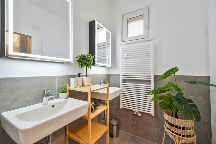 Stephansdom View Big Apartment I Self Check-in gallery image 3