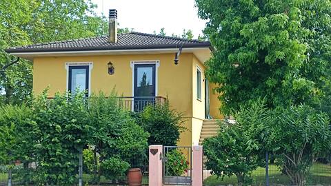 Casa Gialla nel Verde