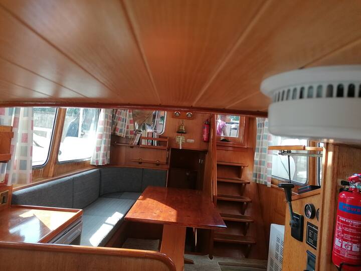 Logement Insolite (Péniche Hollandaise) - Charente