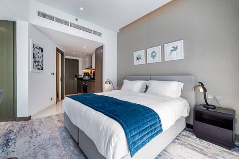 A Living Stylish Studio Partial Burj & Canal View