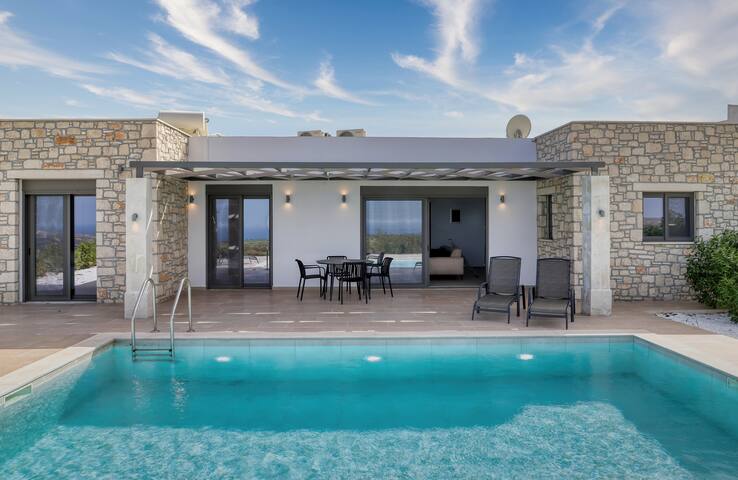 Sternes Panorama Executive Villa with Pool, Sitia