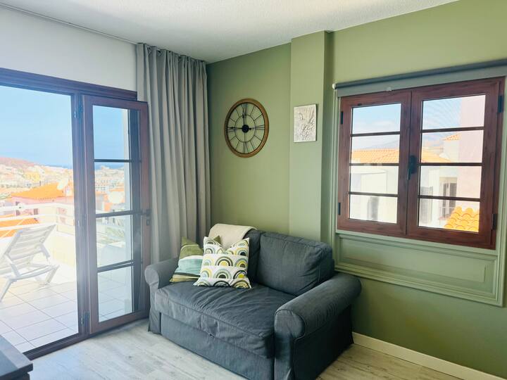 Tranquil Hillside Oceanview Sunsets - Los Cristianos