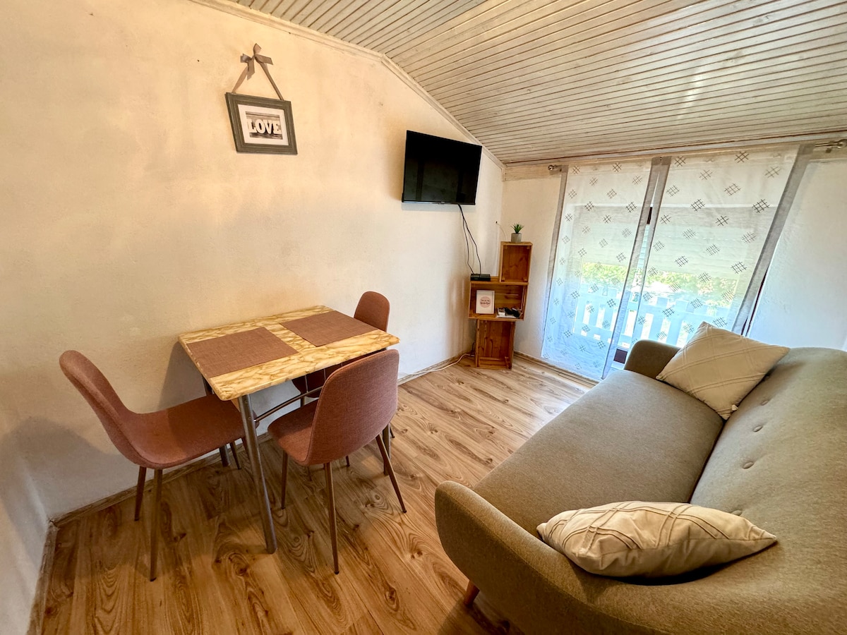 Apartman Lora 1