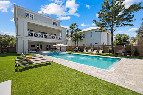 Sleeps 26! Loaded! B-Ball Ct, Pool, Spa, LSV+More!