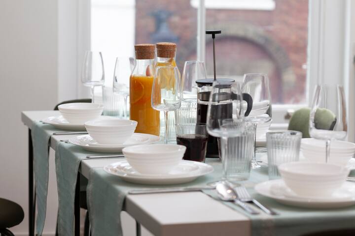 ITALY-1-A Lovely 2 bed, 2 bath for 8 people Soho gallery image 5