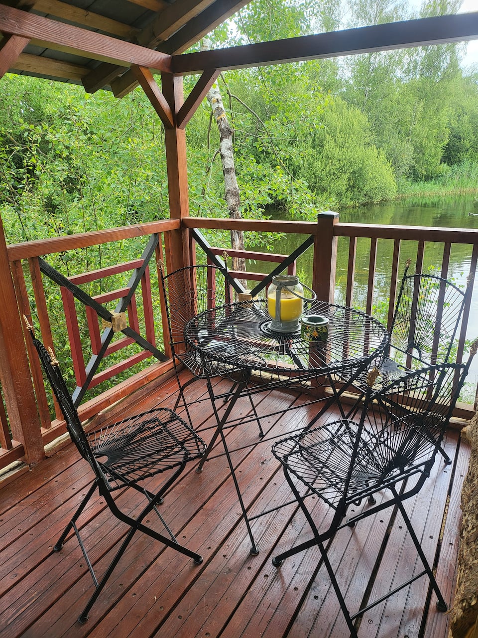 A cabin on its own island in a pond, Sury-aux-Bois, Loiret, France, photo 4 of 10