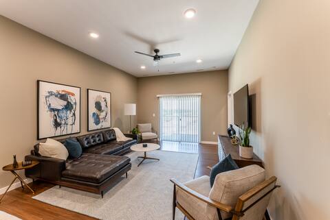 2 Bed 3 Bath & Office SE Spfld - Pool/Hot Tub/EV