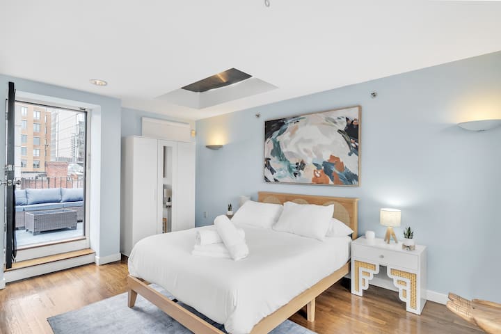 Penthouse, Parking, Private Deck, W/D, Back Bay! gallery image 4