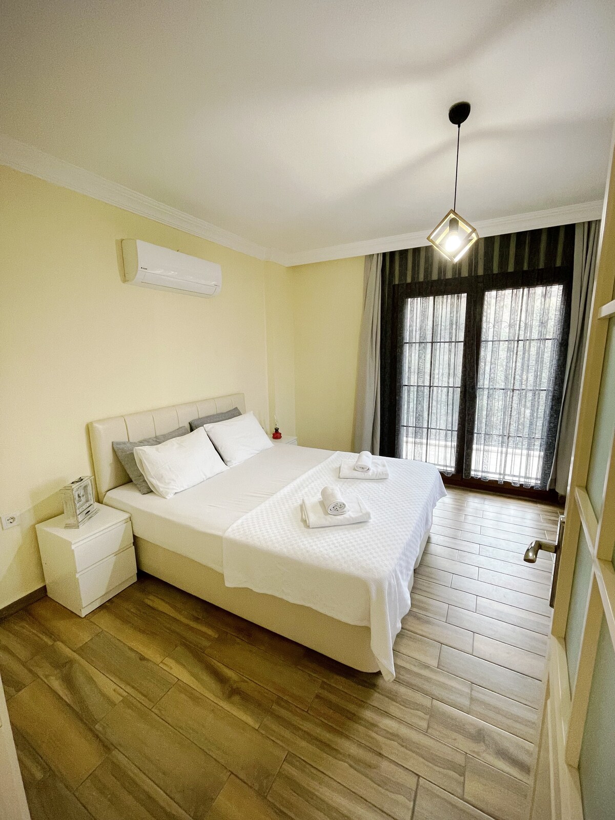 საძინებელი 1