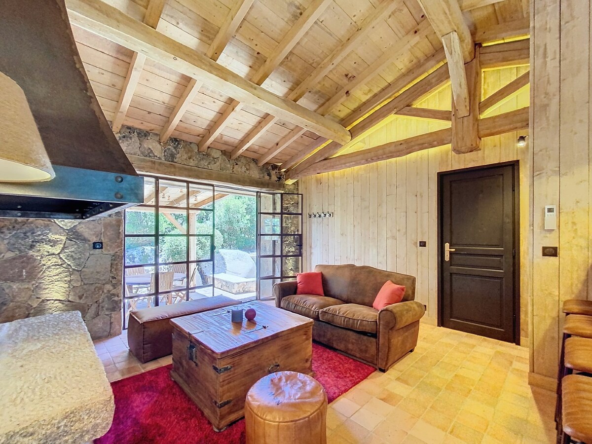 Top Airbnb: Sea and mountain sheepfold, equipped kitchen in Sotta