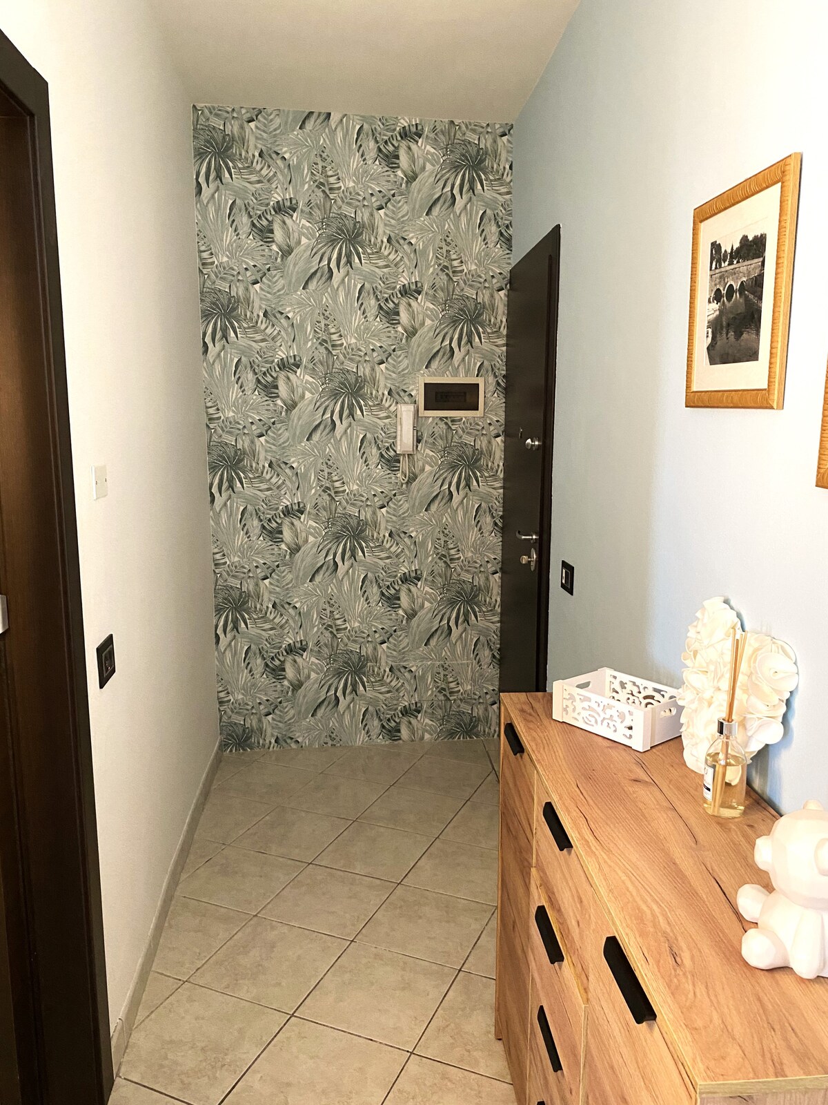 Popular Airbnb listing: Via Verdi Apartment in Peschiera Del Garda
