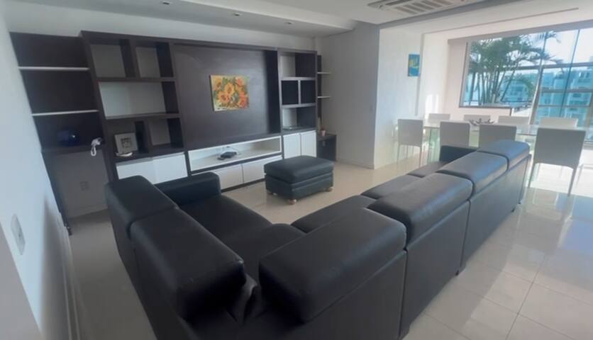 Penthouse w/ Private Pool. Wonderful and Spacious gallery image 3