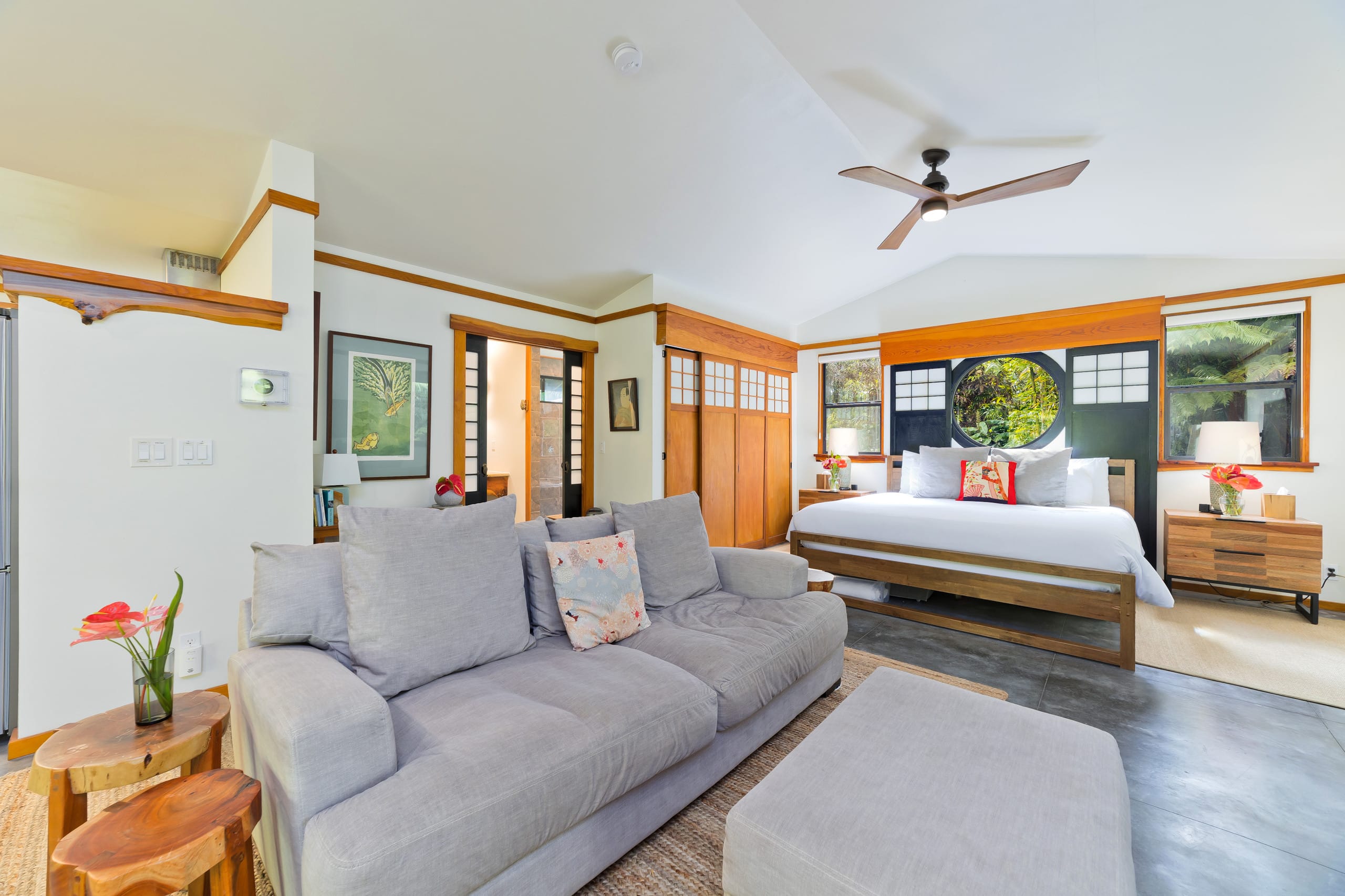 Volcano Tea House Cottage-SpaBath-HotTub-FirePlace - Image 4