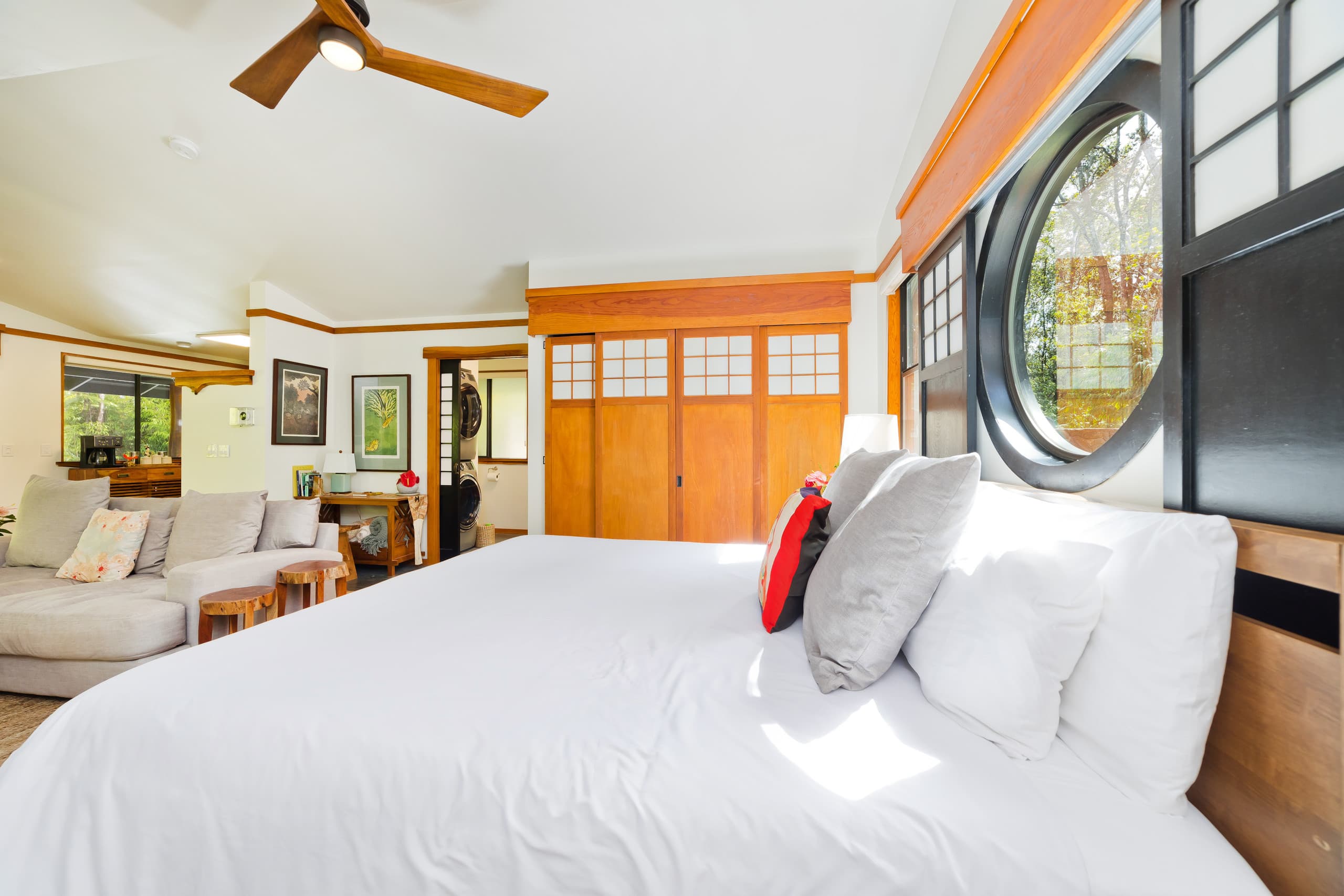 Volcano Tea House Cottage-SpaBath-HotTub-FirePlace - Image 22