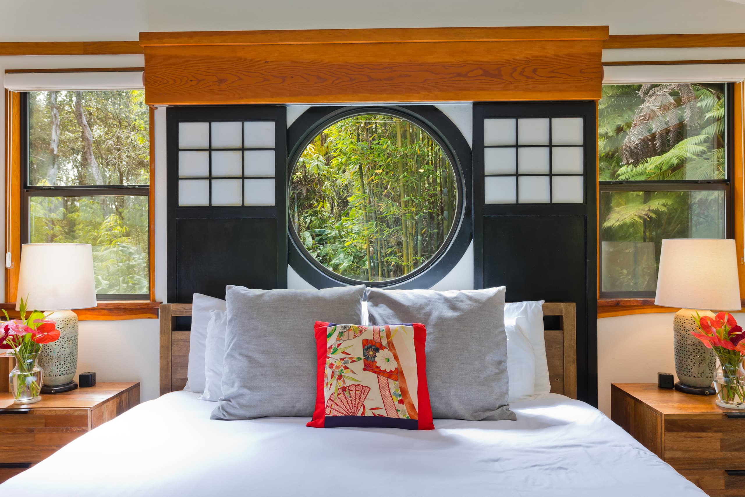 Volcano Tea House Cottage-SpaBath-HotTub-FirePlace - Image 19